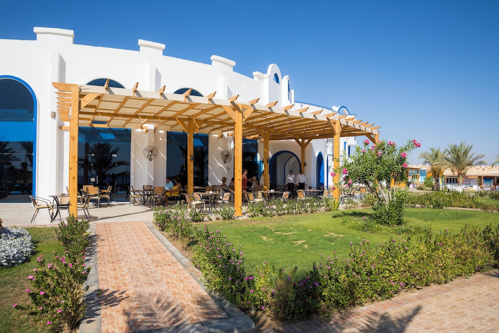 Coral Sun Beach — Restaurant & bars in El Quseir, Red Sea