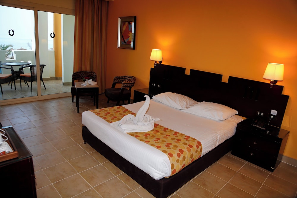 Coral Sun Beach — Hotel rooms in El Quseir, Red Sea