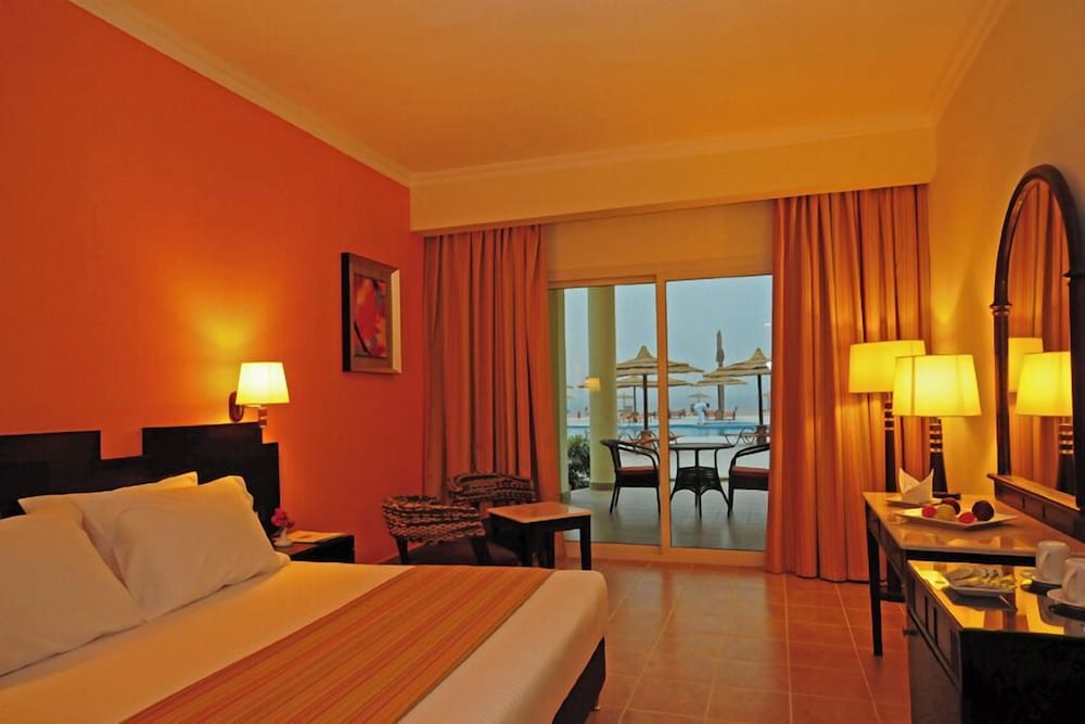 Coral Sun Beach — Hotel rooms in El Quseir, Red Sea