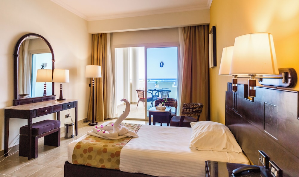 Coral Sun Beach — Hotel rooms in El Quseir, Red Sea