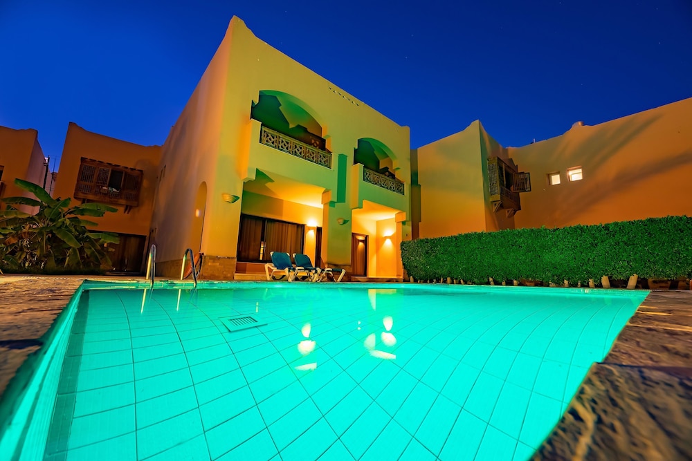 Continental Hotel Hurghada — Hotel building in Hurghada, Red Sea