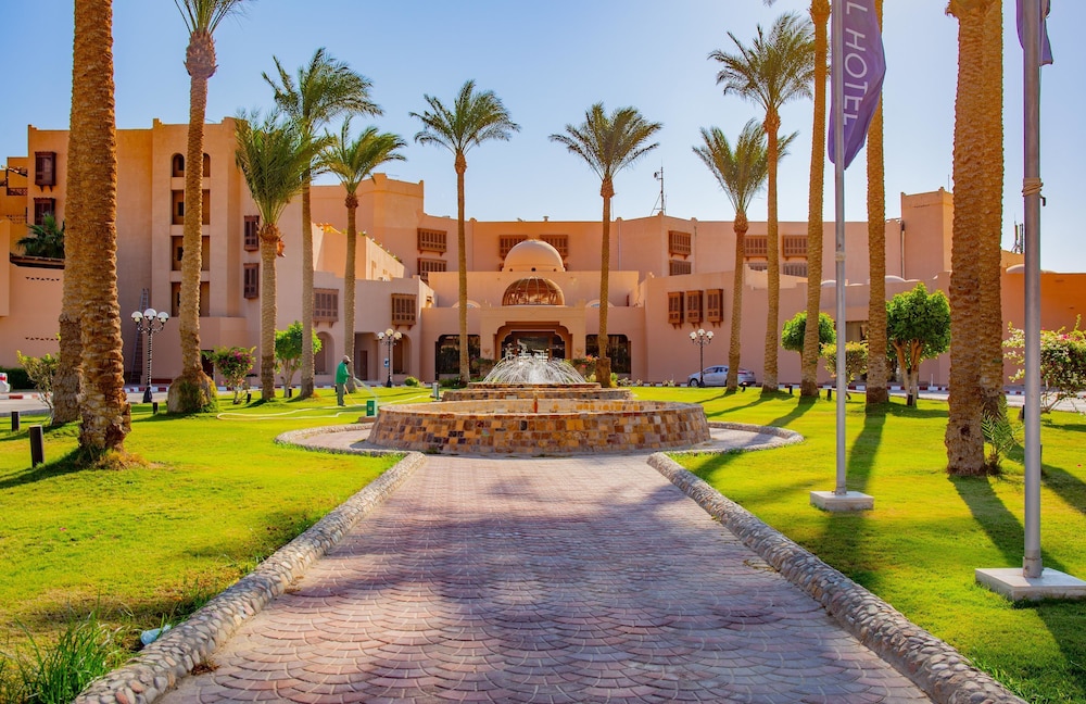 Continental Hotel Hurghada — Hotel building in Hurghada, Red Sea