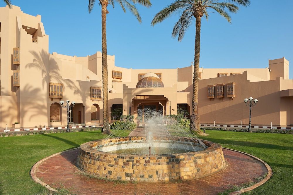 Continental Hotel Hurghada — Hotel building in Hurghada, Red Sea