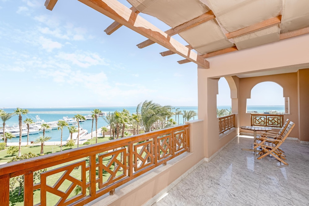 Continental Hotel Hurghada — Hotel building in Hurghada, Red Sea