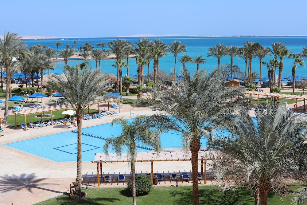 Continental Hotel Hurghada — Swimming pool in Hurghada, Red Sea