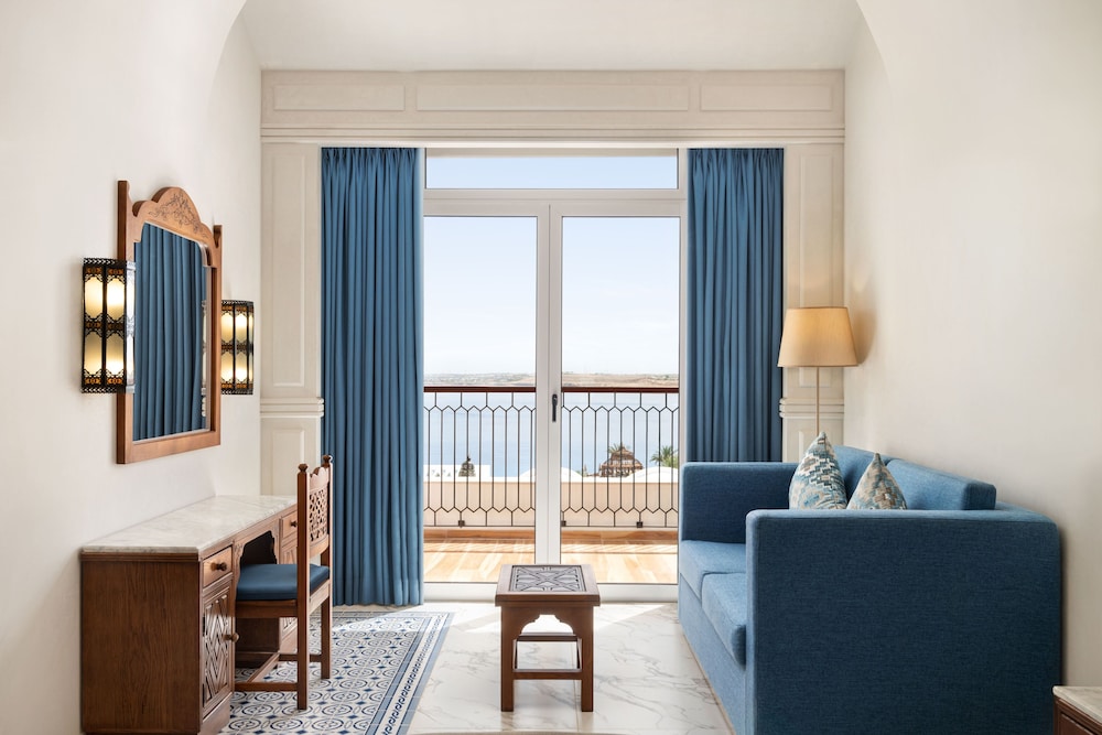 Mövenpick Resort Sharm El Sheik Naama Bay — Hotel rooms in Sharm El Sheikh, Red Sea