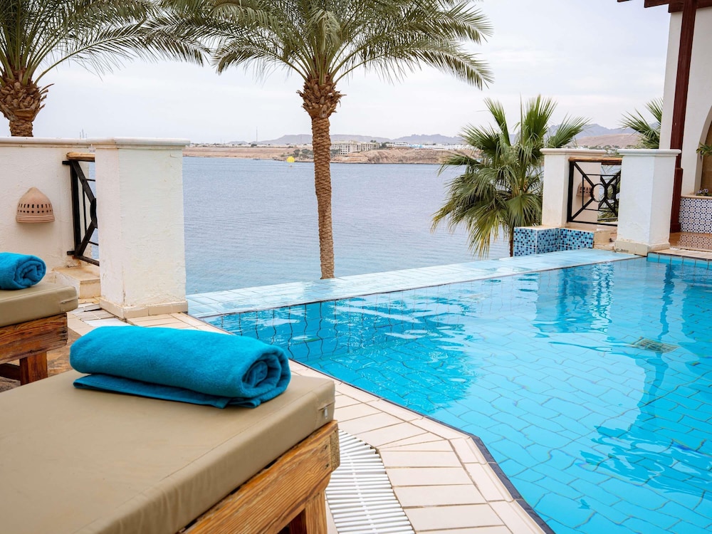 Mövenpick Resort Sharm El Sheik Naama Bay — Swimming pool in Sharm El Sheikh, Red Sea