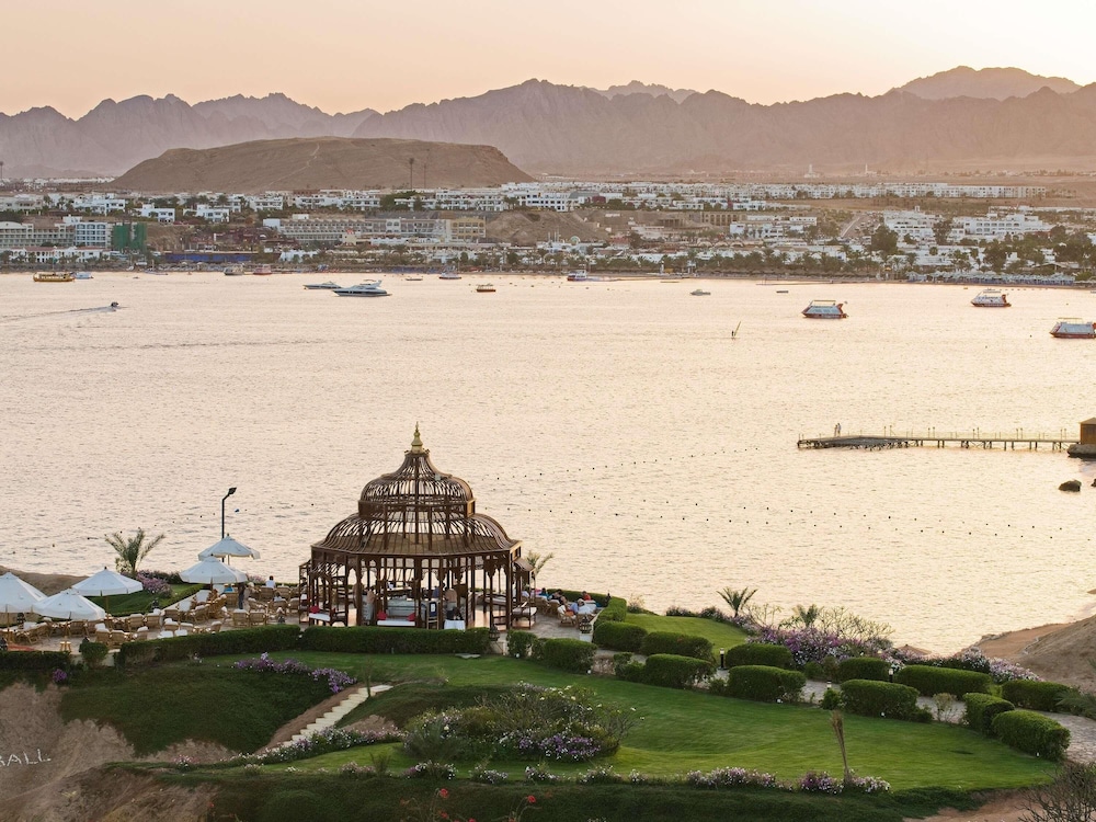 Mövenpick Resort Sharm El Sheik Naama Bay — Restaurant & bars in Sharm El Sheikh, Red Sea