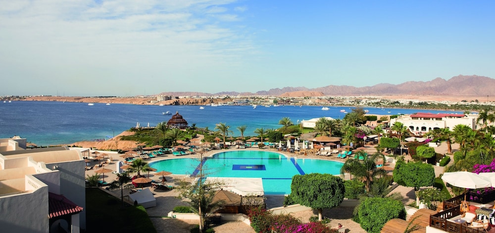 Mövenpick Resort Sharm El Sheik Naama Bay — Swimming pool in Sharm El Sheikh, Red Sea