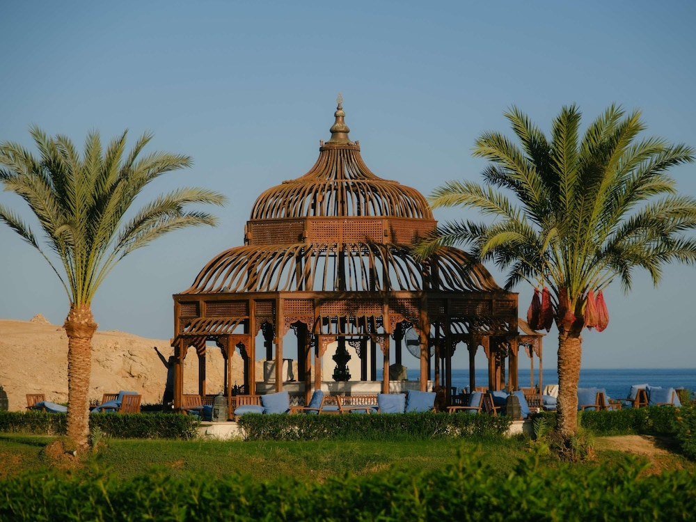 Mövenpick Resort Sharm El Sheik Naama Bay — Restaurant & bars in Sharm El Sheikh, Red Sea
