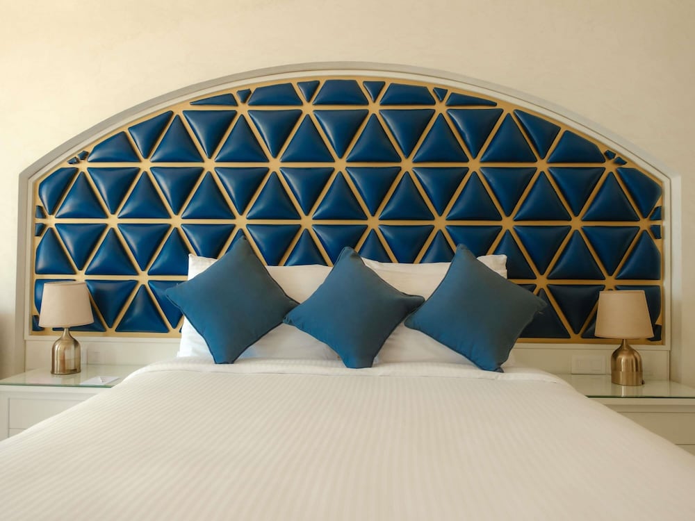 Mövenpick Resort Sharm El Sheik Naama Bay — Hotel rooms in Sharm El Sheikh, Red Sea