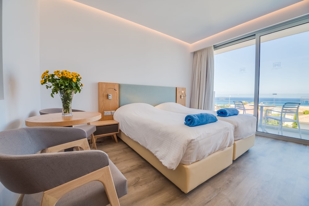 Protaras Plaza Hotel — Hotel rooms in Protaras, Famagusta Region