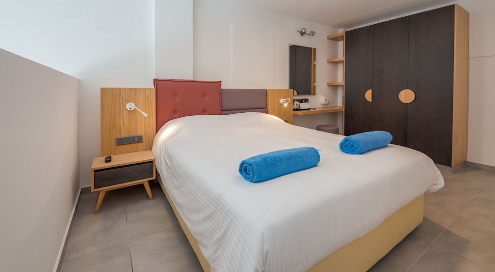 Protaras Plaza Hotel — Hotel rooms in Protaras, Famagusta Region