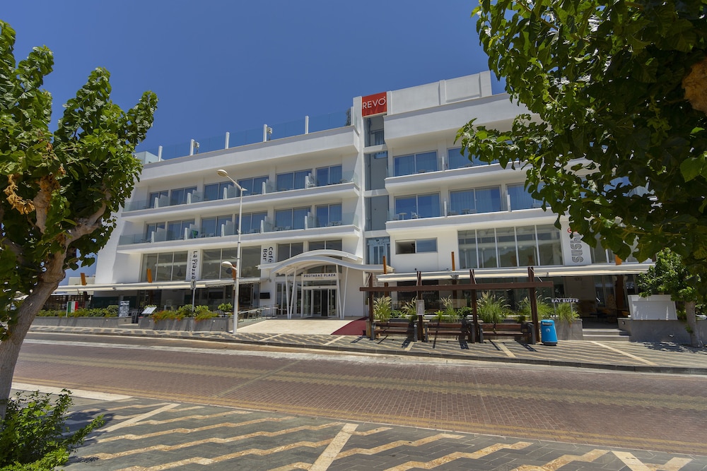 Protaras Plaza Hotel — Hotel building in Protaras, Famagusta Region