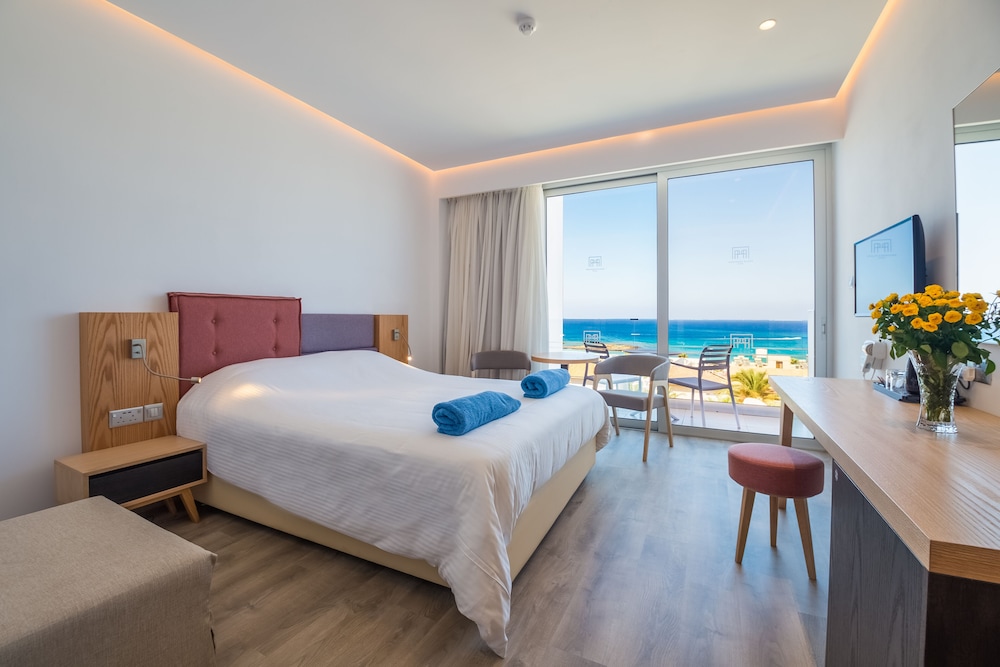 Protaras Plaza Hotel — Hotel rooms in Protaras, Famagusta Region