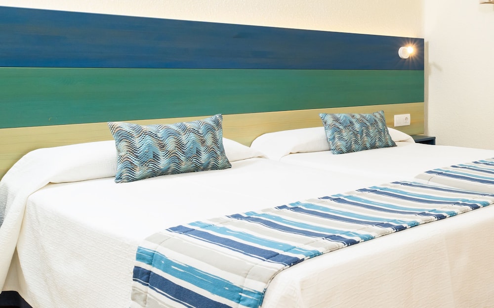 HOVIMA La Pinta Beachfront Family Hotel — Hotel rooms in Costa Adeje, Canary Islands
