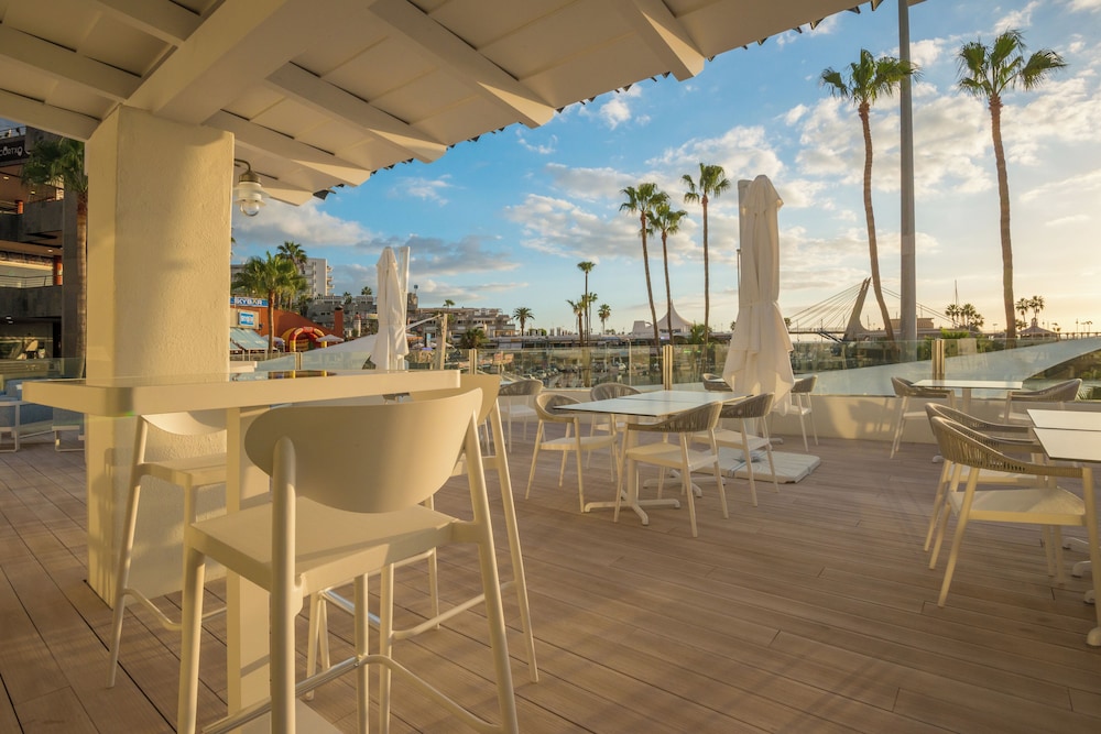 HOVIMA La Pinta Beachfront Family Hotel — Restaurant & bars in Costa Adeje, Canary Islands