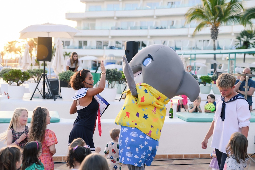 HOVIMA La Pinta Beachfront Family Hotel — Attractions for children in Costa Adeje, Canary Islands