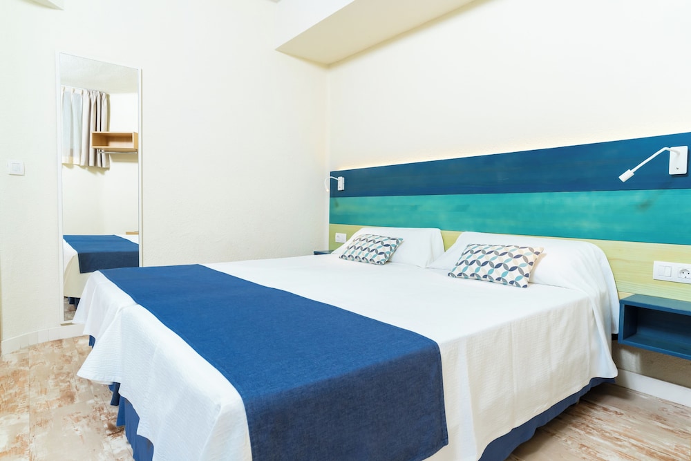HOVIMA La Pinta Beachfront Family Hotel — Hotel rooms in Costa Adeje, Canary Islands