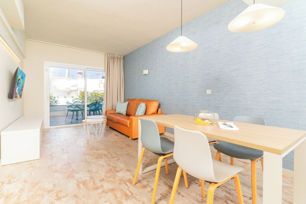 HOVIMA La Pinta Beachfront Family Hotel — Hotel rooms in Costa Adeje, Canary Islands