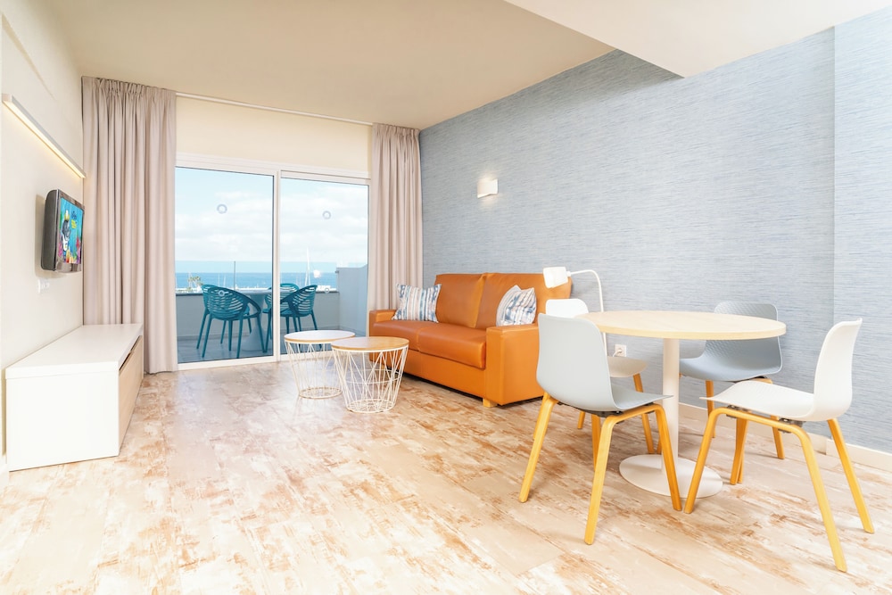 HOVIMA La Pinta Beachfront Family Hotel — Hotel rooms in Costa Adeje, Canary Islands