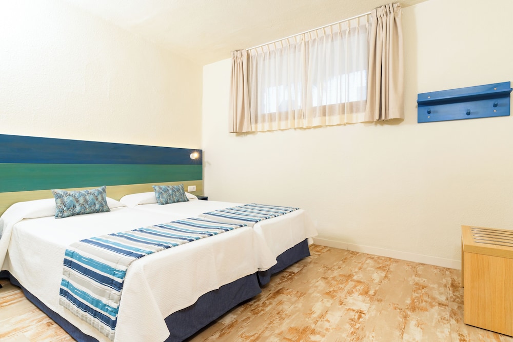 HOVIMA La Pinta Beachfront Family Hotel — Hotel rooms in Costa Adeje, Canary Islands