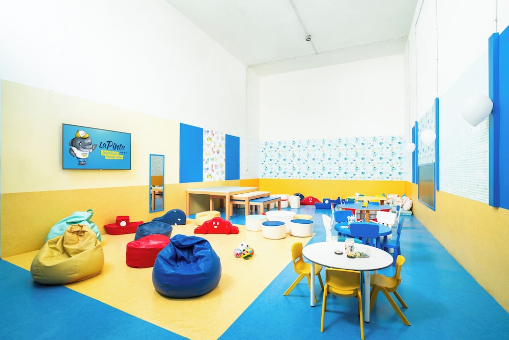 HOVIMA La Pinta Beachfront Family Hotel — Attractions for children in Costa Adeje, Canary Islands
