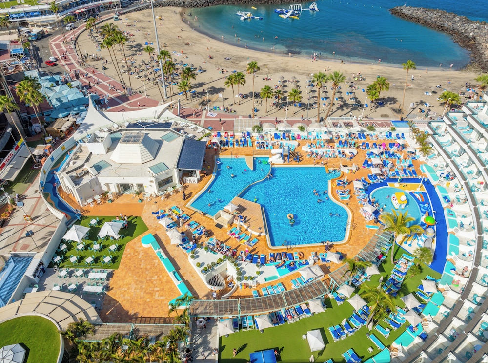 HOVIMA La Pinta Beachfront Family Hotel — Swimming pool in Costa Adeje, Canary Islands