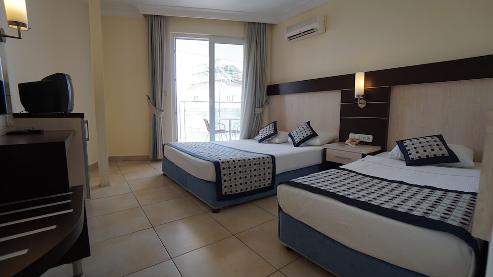 Kleopatra Balik Hotel — Hotel rooms in Alanya