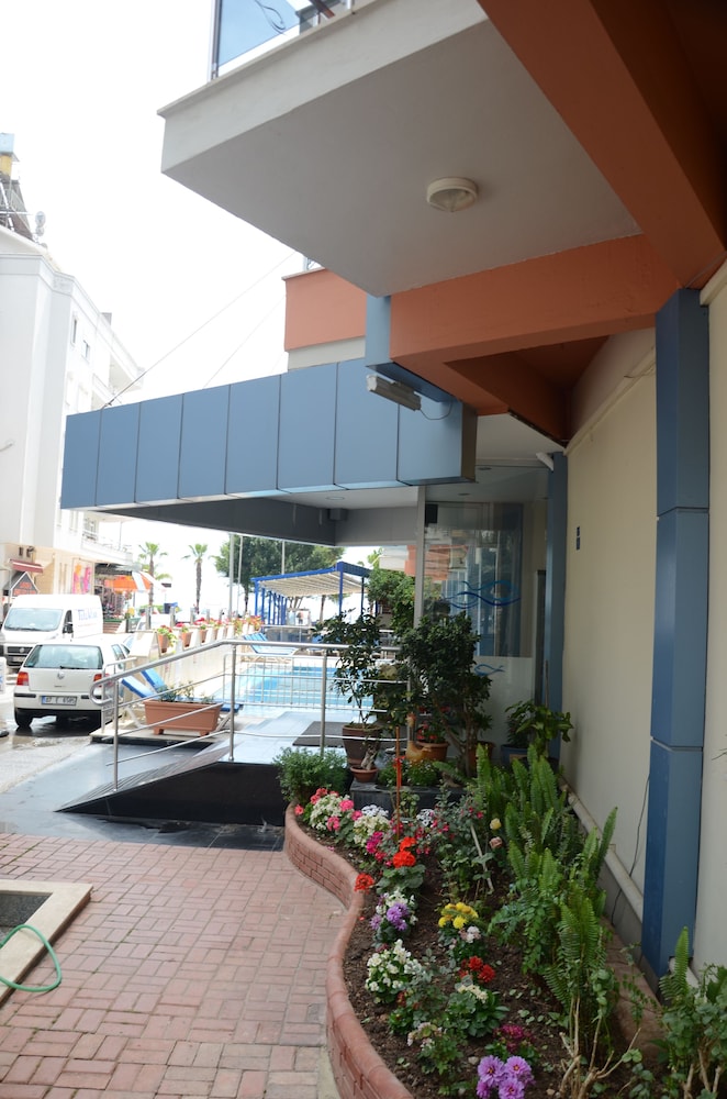 Kleopatra Balik Hotel — Hotel building in Alanya