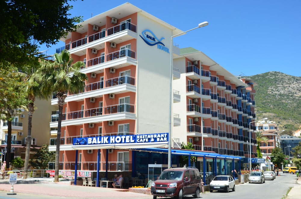 Kleopatra Balik Hotel — Hotel building in Alanya