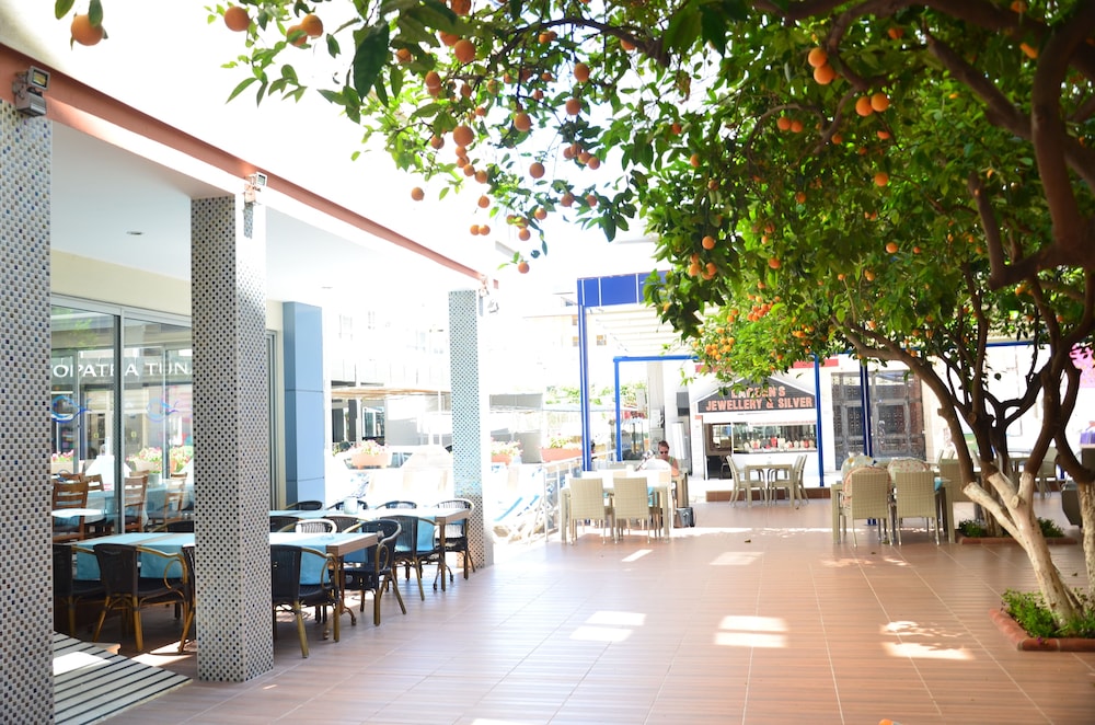 Kleopatra Balik Hotel — Restaurant & bars in Alanya