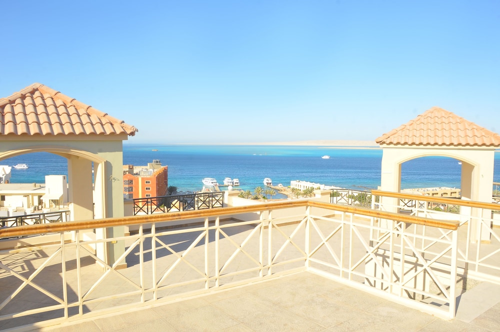 Lilly apartments — Hotel building in Hurghada, Red Sea