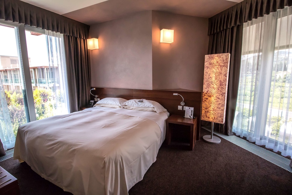 Aqualux Hotel Spa & Suite — Hotel rooms in Bardolino, Veneto