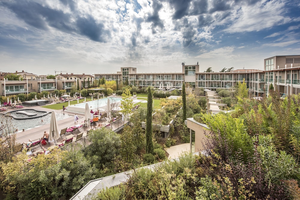 Aqualux Hotel Spa & Suite — Swimming pool in Bardolino, Veneto