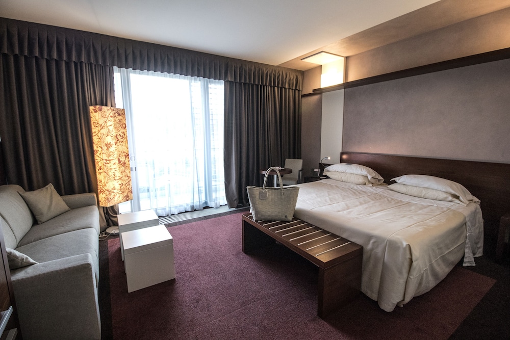 Aqualux Hotel Spa & Suite — Hotel rooms in Bardolino, Veneto
