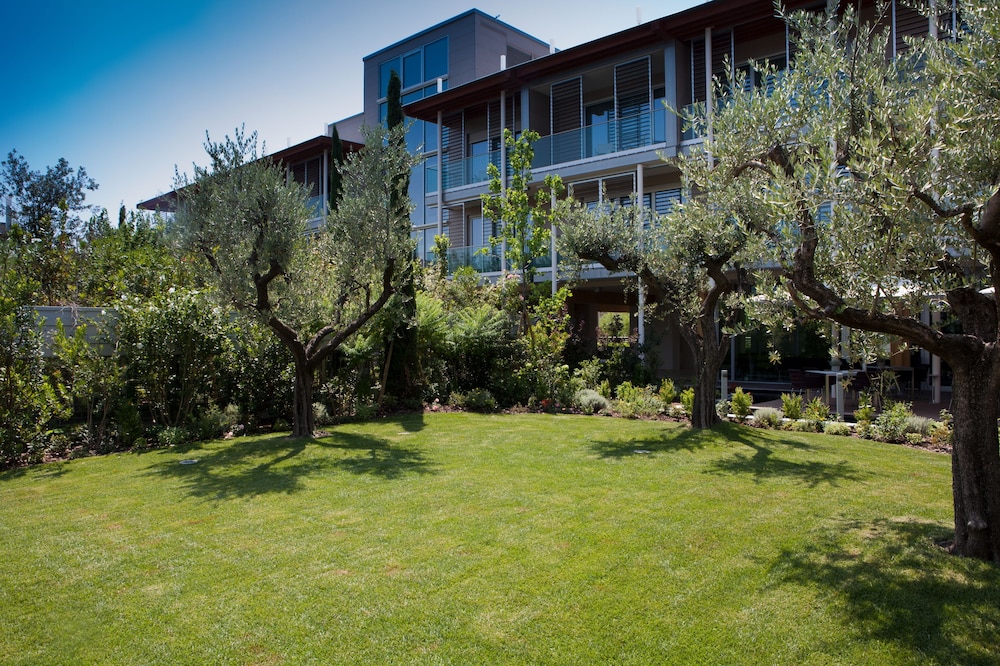 Aqualux Hotel Spa & Suite — Hotel building in Bardolino, Veneto