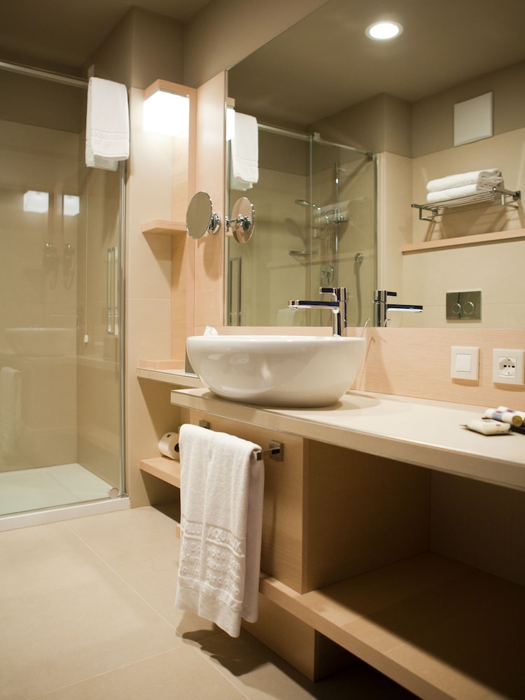 Aqualux Hotel Spa & Suite — Hotel rooms in Bardolino, Veneto