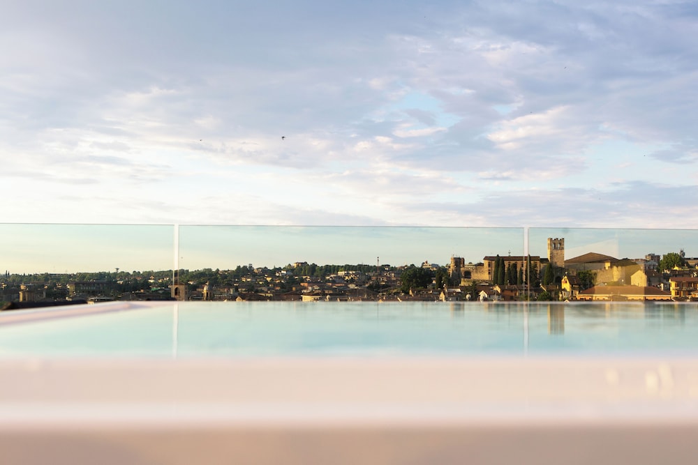 Hotel Bonotto — Swimming pool in Desenzano del Garda, Lombardy