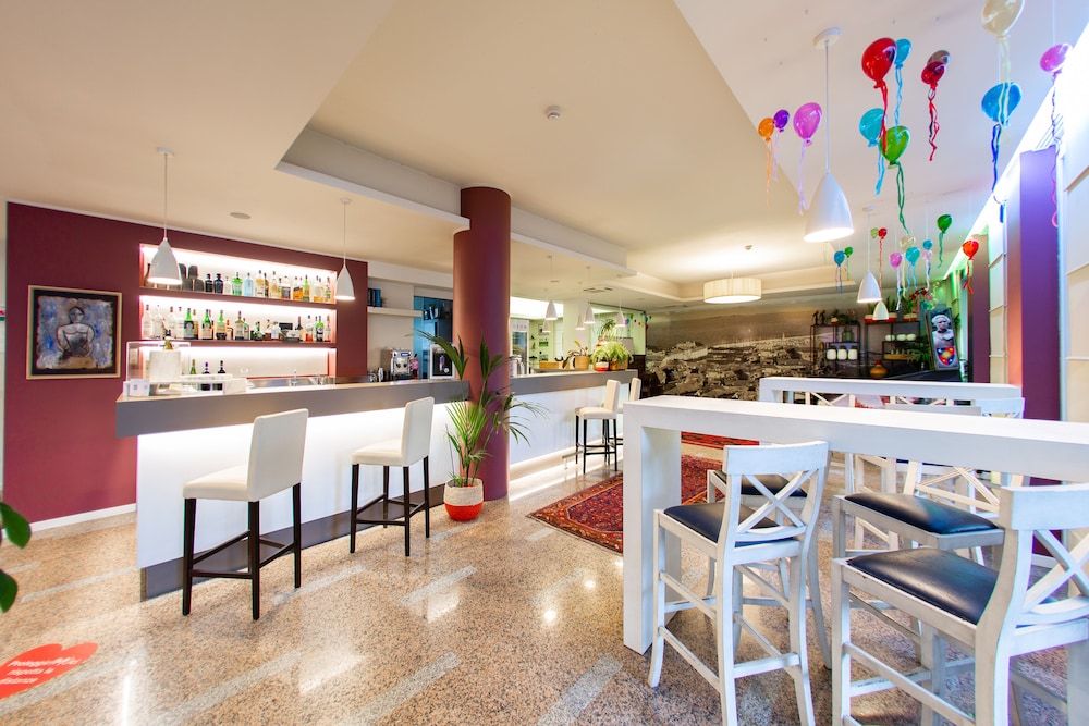 Hotel Bonotto — Restaurant & bars in Desenzano del Garda, Lombardy