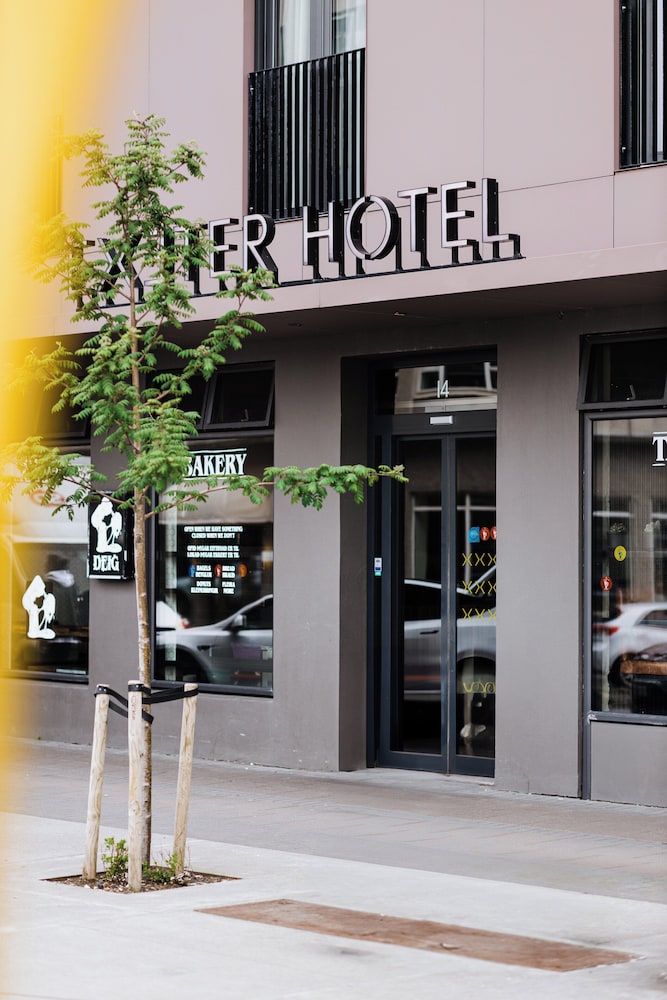 Exeter Hotel