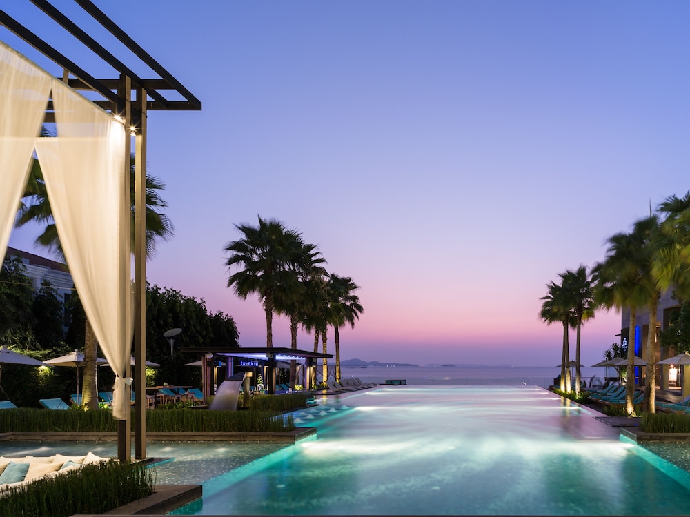 Cape Dara Resort Pattaya — Swimming pool in Pattaya, Chonburi