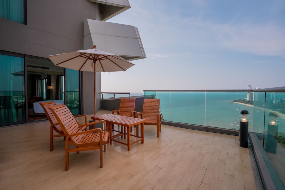 Cape Dara Resort Pattaya — Hotel building in Pattaya, Chonburi