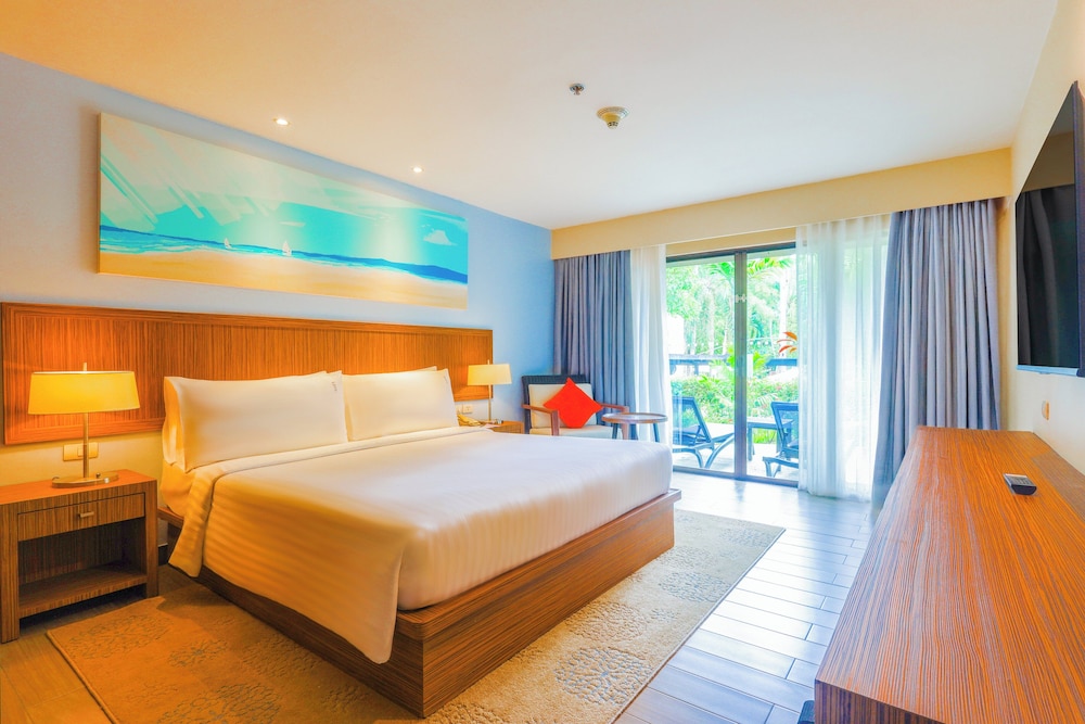 Holiday Inn Resort Phuket Surin Beach by IHG — Hotel rooms in Bang Tao Beach, Phuket Province
