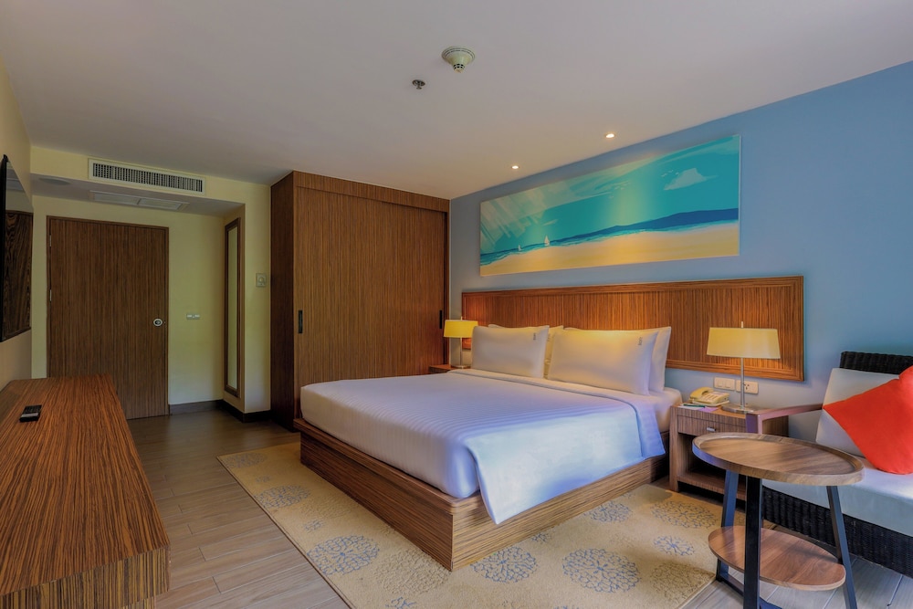 Holiday Inn Resort Phuket Surin Beach by IHG — Hotel rooms in Bang Tao Beach, Phuket Province