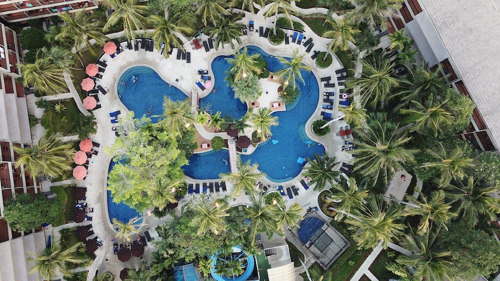 Holiday Inn Resort Phuket Surin Beach by IHG — Hotel building in Bang Tao Beach, Phuket Province