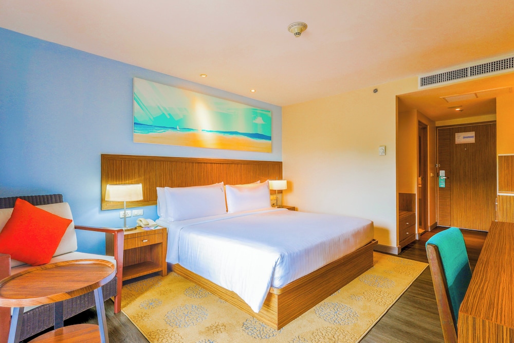 Holiday Inn Resort Phuket Surin Beach by IHG — Hotel rooms in Bang Tao Beach, Phuket Province