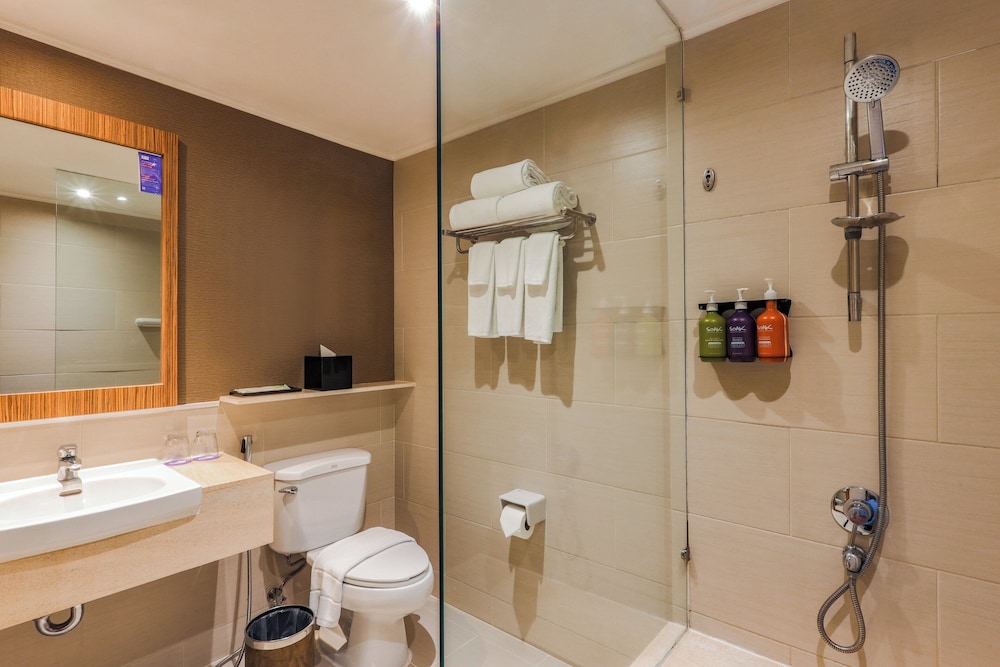 Holiday Inn Resort Phuket Surin Beach by IHG — Hotel rooms in Bang Tao Beach, Phuket Province