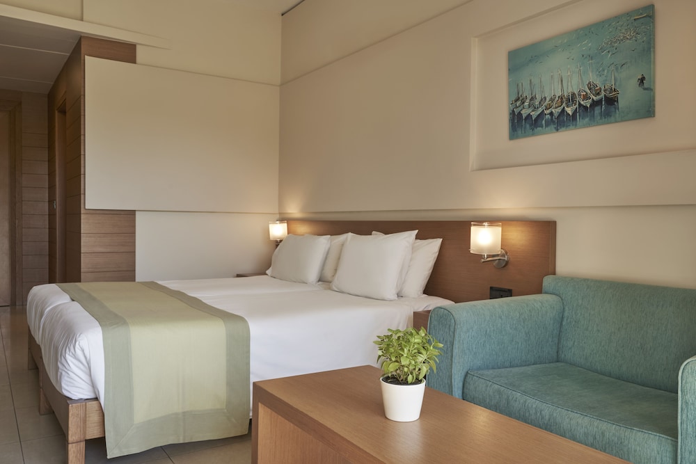Atlantica Amalthia Beach Hotel – Adults only — Hotel rooms in Chania