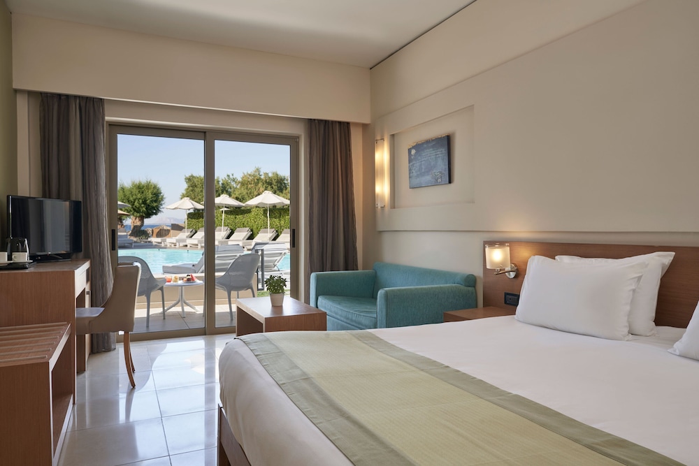 Atlantica Amalthia Beach Hotel – Adults only — Hotel rooms in Chania